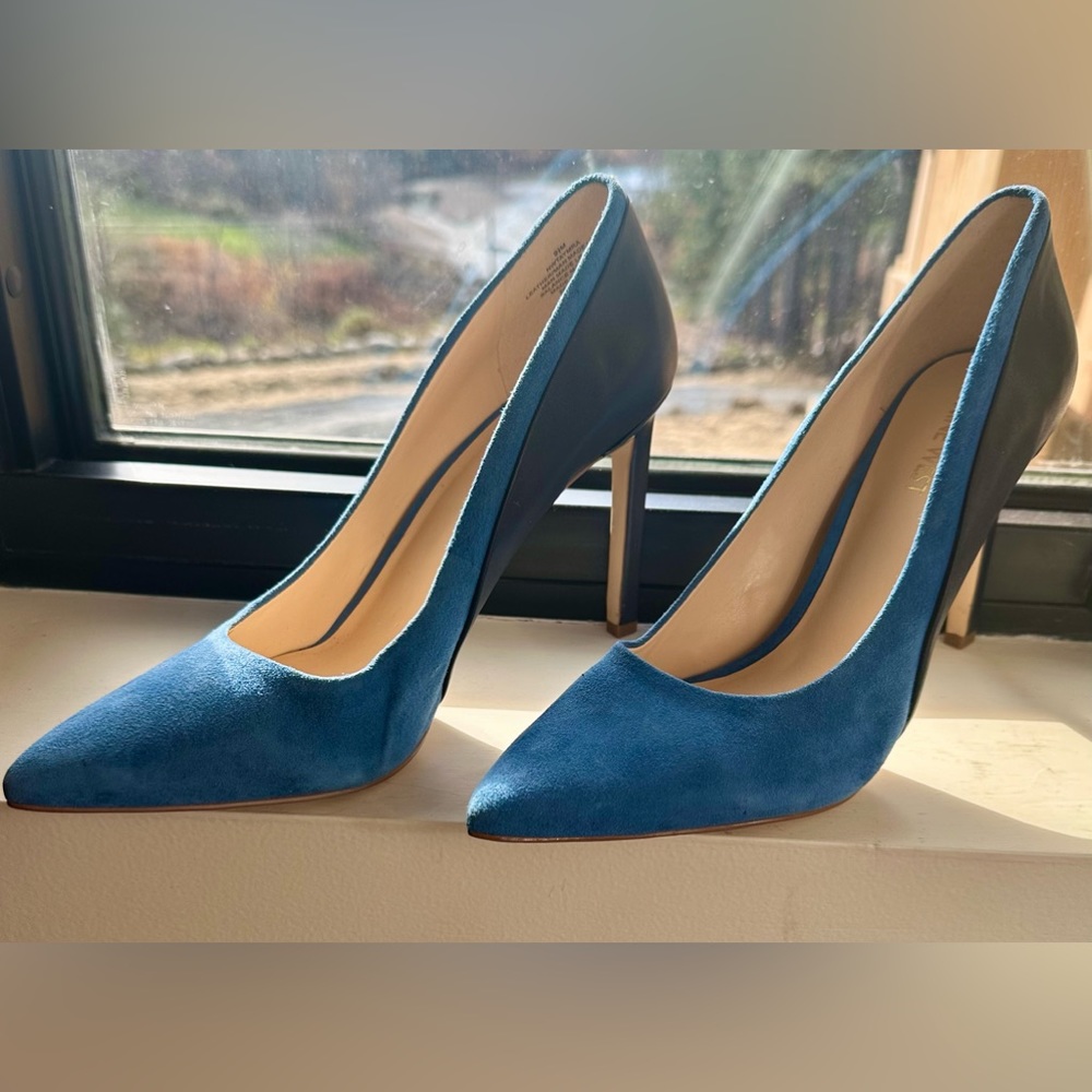 Nine West blue suede and leather man made upper size 9 1/2 medium